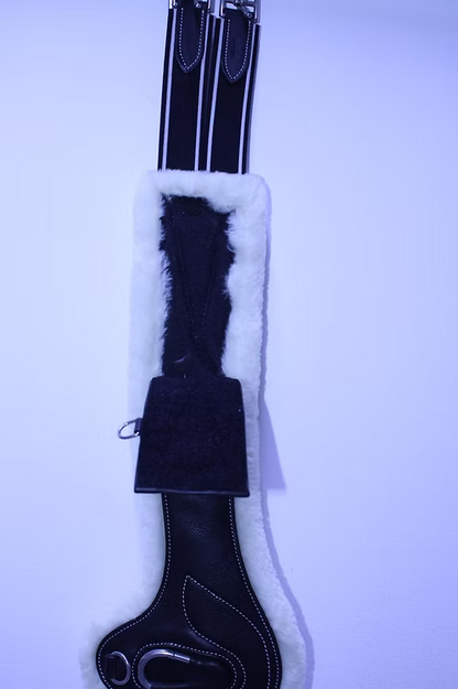Syriana Leather Girth With Removable Fur