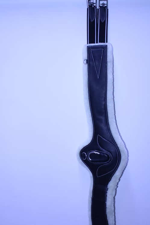 Syriana Leather Girth With Removable Fur
